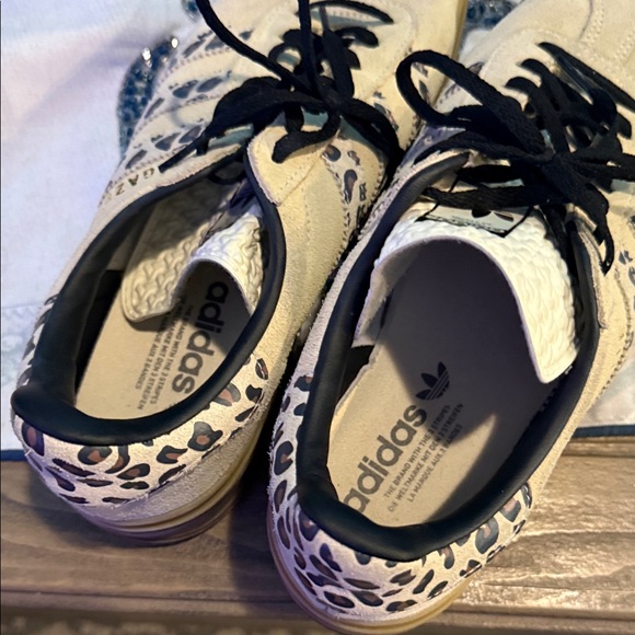 adidas Leopard Women's Sneakers Sz 9 - Picture 4 of 4